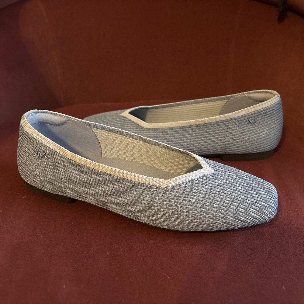 Vivaia Margot 2.0 in denim Blue- NWT